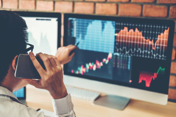 Find a Friend or a Mentor to Learn to Trade With In Financial Market